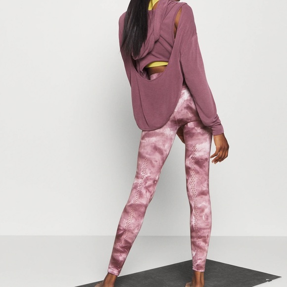 Free People Movement Good Karma tie-dye leggings - Picture 6 of 15